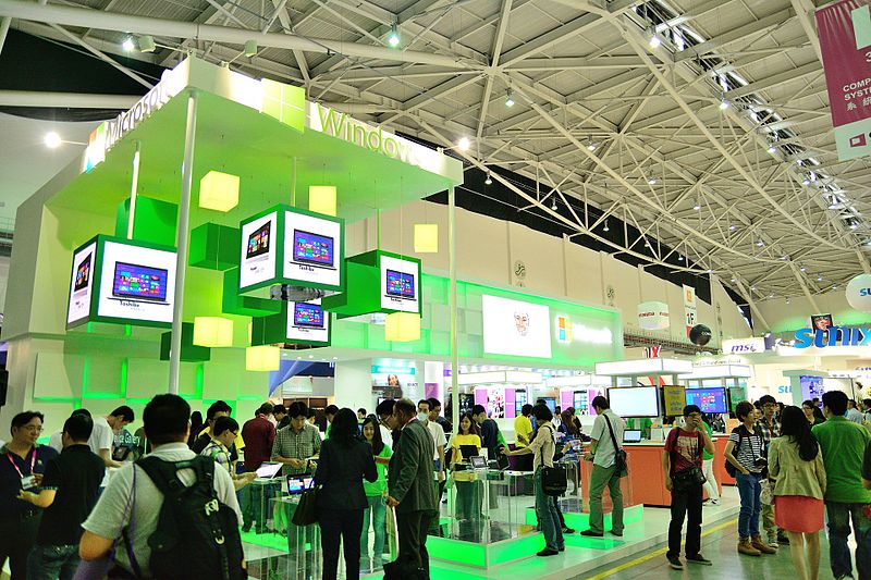 Microsoft_Taiwan_booth,_Computex_Taipei_20130607